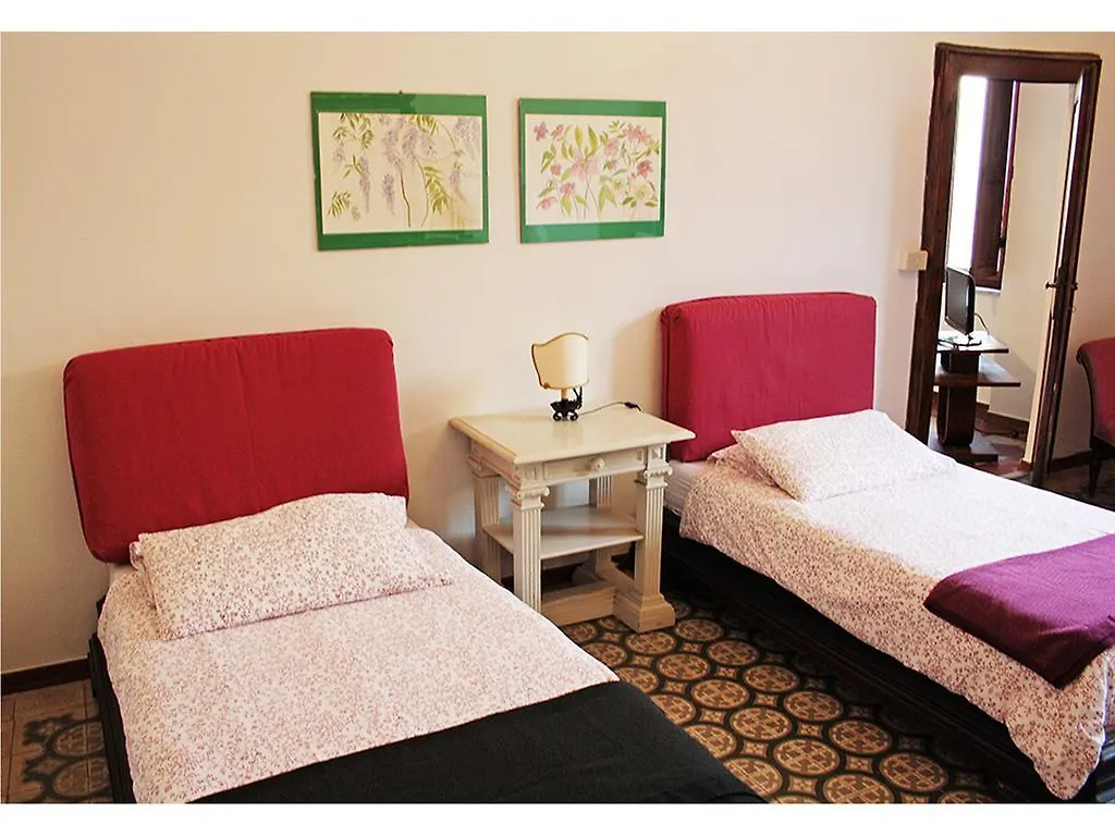 Borgo Largo 51 Bed & Breakfast Pisa Italy